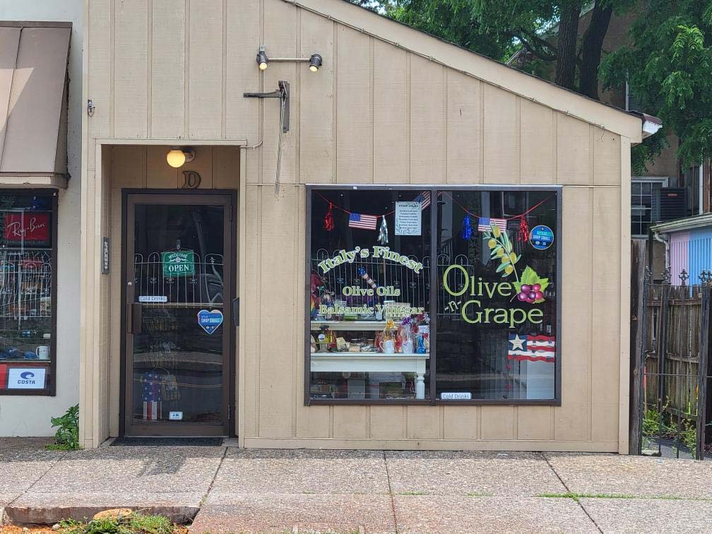 New Hope, Pennsylvania location of Olive-n-Grape